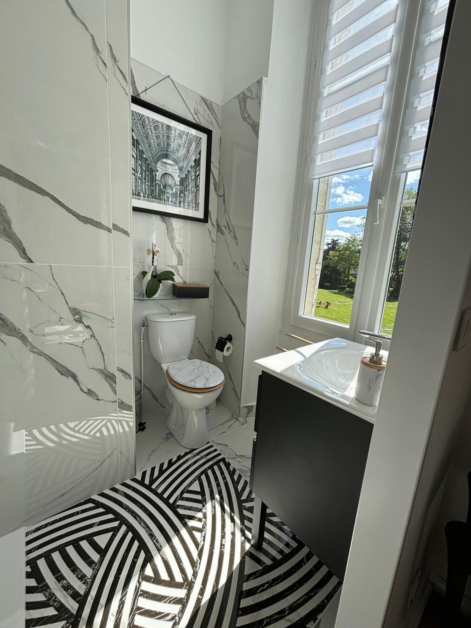 La Maison Au Cedre Bed & Breakfast *